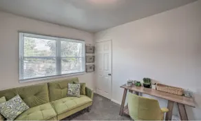 Gorgeous, Fully Furnished Miller Home Close-Beach! - Image 4