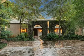 Houston Rivercrest Mansion - Image 3