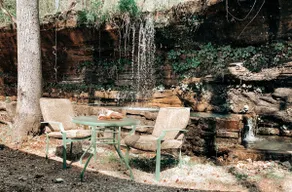 Roper's Cozy Rock Cabin - Image 4