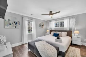 Southern Charm | Huge King 4BR, Fenced Yard, Pets! - Image 3