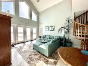 Unique both Beach and Bayfront House- very private - Image 3