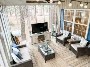 Pet Friendly Tranquil Cottage w/Fire-Pit & Hot-Tub - Image 3