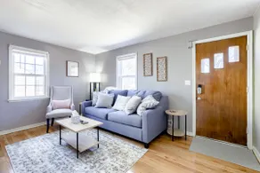 Cozy Home in NE Lincoln - Image 2