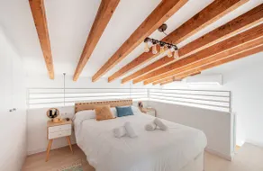 Casa Valentina II: Comfort and Light in Seville's Downtown - Image 2
