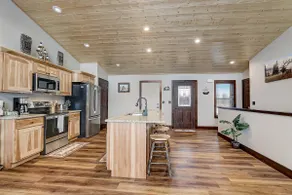Beach Lake Retreat with Private Lake and Hot Tub - Image 4