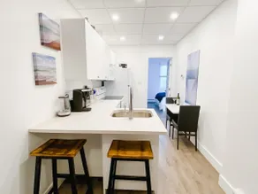 Convenience & Comfort: Downtown Suite - Image 3