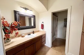Private Suite in Spicewood - Image 5