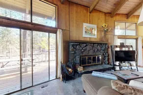 Spacious Cabin Vibe - Close In - Image 3