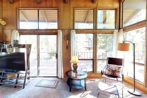 Spacious Cabin Vibe - Close In - Image 4