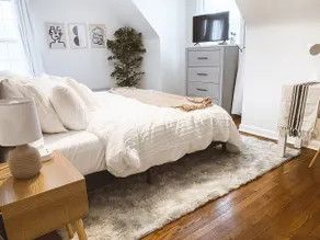 2 King Beds · Cozy Family Home Away from Home - Image 5