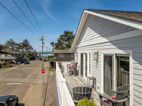 Luxury Stay w/Ocean View in the Heart of Manzanita - Image 2