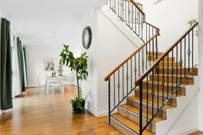 The Prestigious 2-story walk to Royal Waterfront - Image 4
