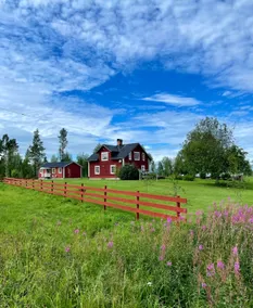 Small house in the countryside. - Image 3
