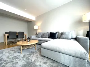 Large & central: Old Town apartment - Image 2