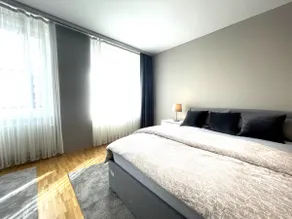 Large & central: Old Town apartment - Image 5