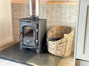 Cosy Cabin with Wood Fired Hot Tub & Log Burner - Image 2