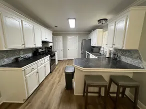The Ross Home - Image 5