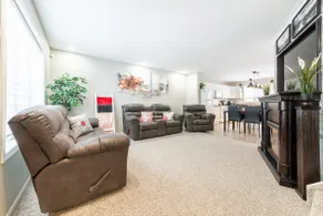 Spacious 3 BR Condo w’ King Bed & 2 Parking Spots - Image 5