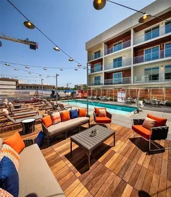 Outstanding Studio in Santa Monica with Pool - Image 3