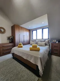 Luxury 1 Bed Coach House - Image 3