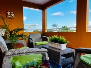 BlueBreeze - Cozy Apartment Near Airport - Image 5