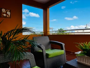 BlueBreeze - Cozy Apartment Near Airport - Image 2
