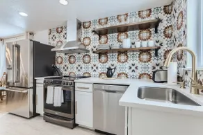 Luxurious getaway near Olde Town Arvada - Image 3