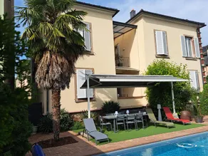 Luxury House with Pool - Image 2