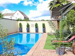 Luxury House with Pool - Image 3