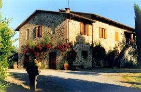 GuestHost - Charming Cottage with Pool & Parking - Image 3