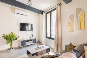 Cozy air-conditioned downtown - Image 2
