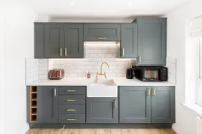 Stylish 2 bed 2 bathroom apartment for up to 5 - Image 3