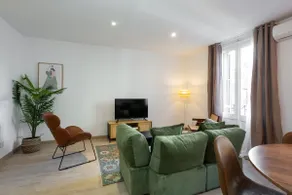 11CRC1037 Newly decorated Flat near Sants Station - Image 4