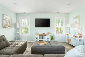 Charming coastal home w/ outdoor area and river views - Image 2