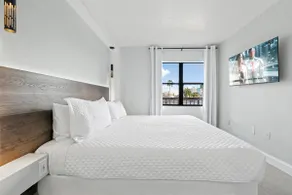 Just Renovated 2/2 Resort Home - Image 5