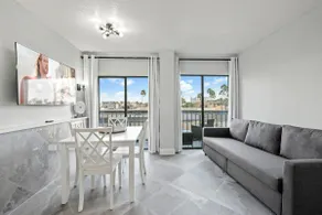 Just Renovated 2/2 Resort Home - Image 3