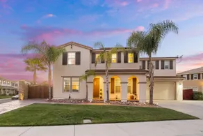 Large Luxury Private Oasis Home - Image 2