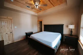 Luxury Cabin nestled in Gruene - Image 4
