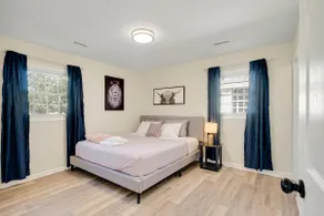 Chic home w king bed in Raleigh -starts at $3.5k/m - Image 4