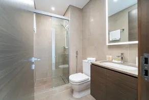 Intimate Apartment with Scenic View of Dubai Creek - Image 4