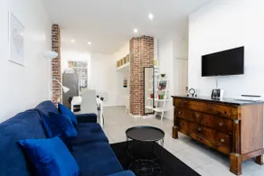 Rare find! Spacious layout near metro & Sacré-Cœur - Image 2