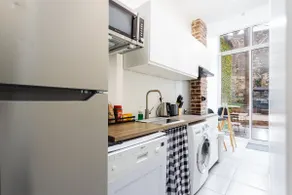 Rare find! Spacious layout near metro & Sacré-Cœur - Image 5