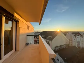 Mountain View and Urban Comfort-T2 + terrace + parking - Image 3