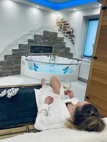 Luxe Silver*Wellness Apartment*Sauna*Massagebath - Image 3