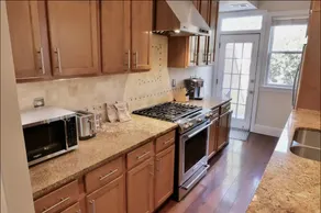 Spacious, Family-Friendly: 65” Roku+Chef's Kitchen - Image 3