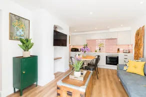 Spa Villas Apartment 1 - Montpellier/Spa Road - Image 2