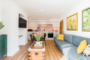 Spa Villas Apartment 1 - Montpellier/Spa Road - Image 4
