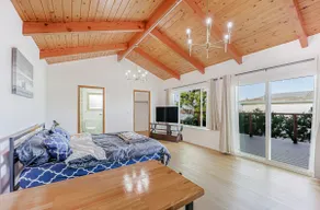 246C - Large Studio w/ Kitchenette, Laundry & Deck - Image 2