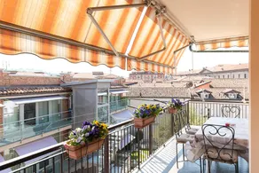 Spacious apartment with attic - Image 3