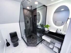 Modern Studio with Views - Image 3
